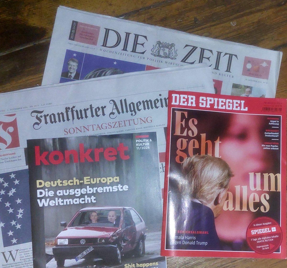 Titelseiten von FAZ, ZEIT, Der Spiegel und konkret